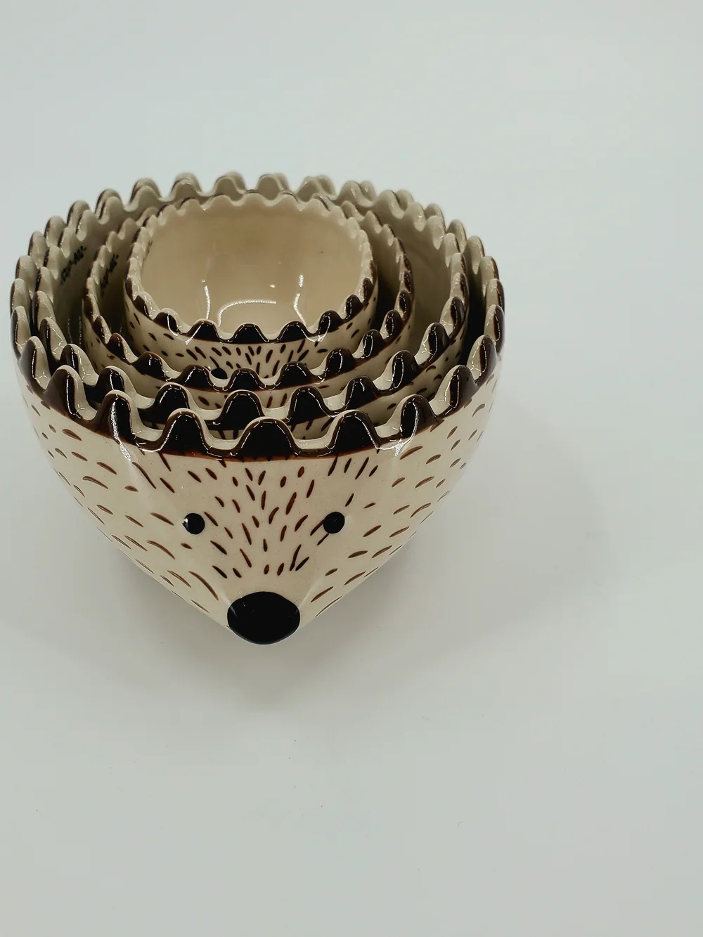 Hedgehog Measuring Cups Set Of 4 Ceramic Nesting Bowls NEW!